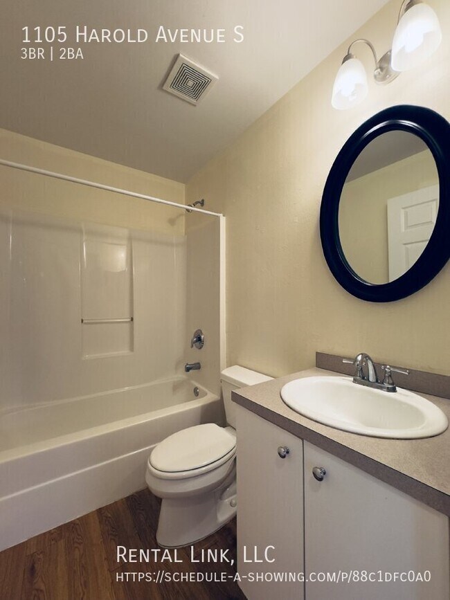 Building Photo - 1105 Harold Ave S