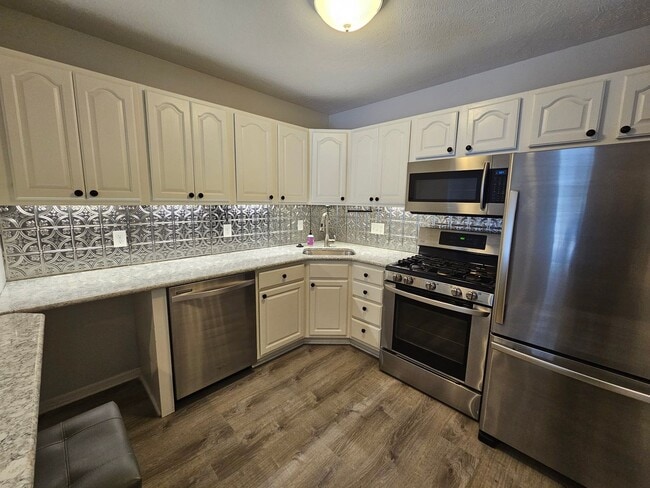 Building Photo - Streetsboro 2 Bedroom 2.5 Bath Condo