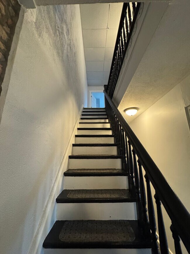 Building Photo - Charming 5BR Home in the Heart of Pittsbur...