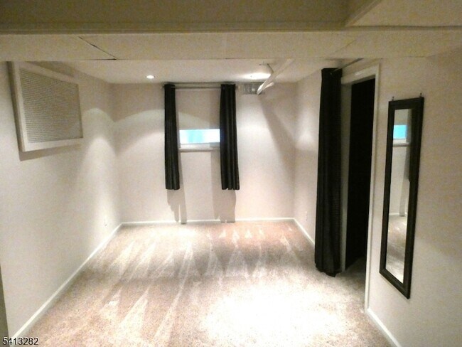 Building Photo - 355 Elm St