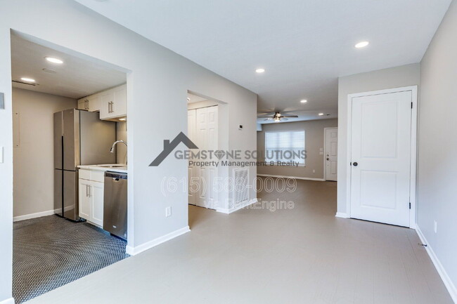 Building Photo - 2004 Granville Rd