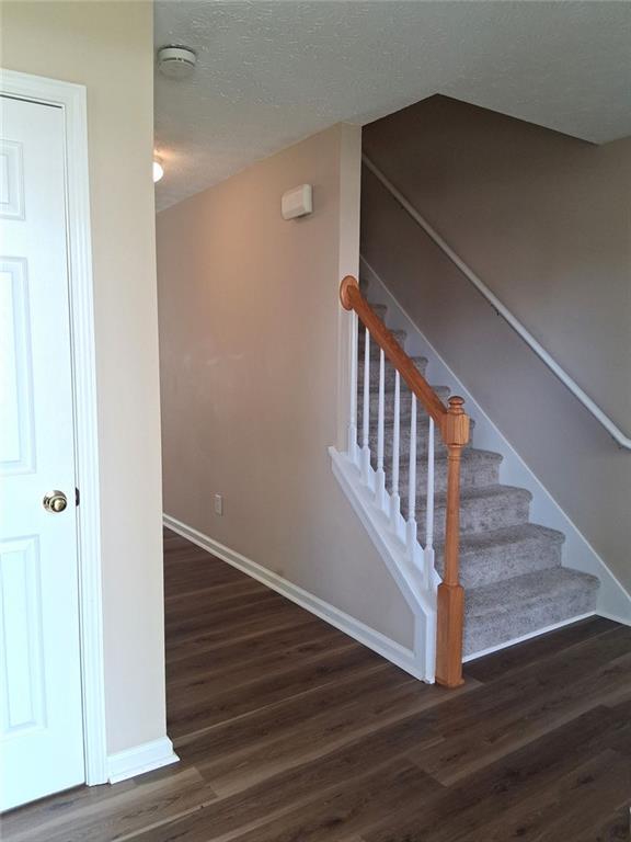 Building Photo - 130 Vinings Dr