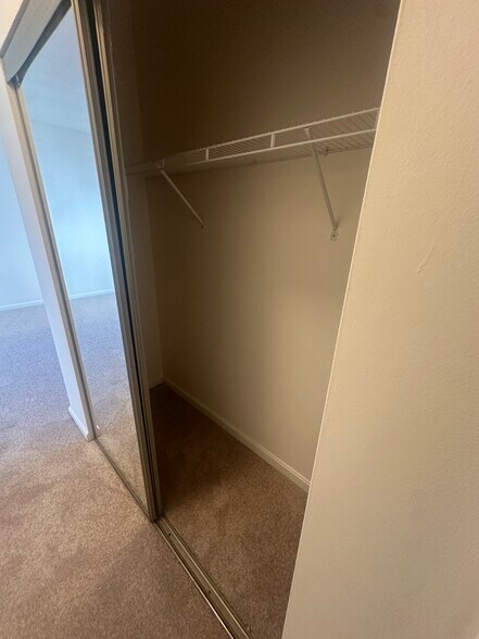 MBR 2nd closet - 4860 Eisenhower Ave