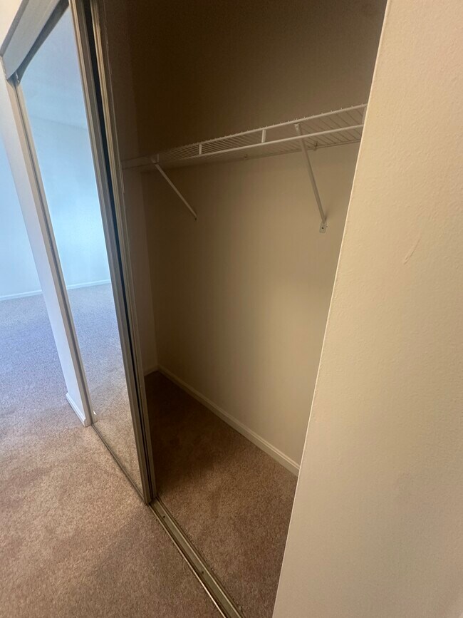 MBR 2nd closet - 4860 Eisenhower Ave