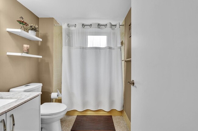 Building Photo - 14623 Bonaire Blvd