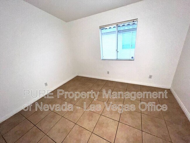 Building Photo - 5342 Chela Dr