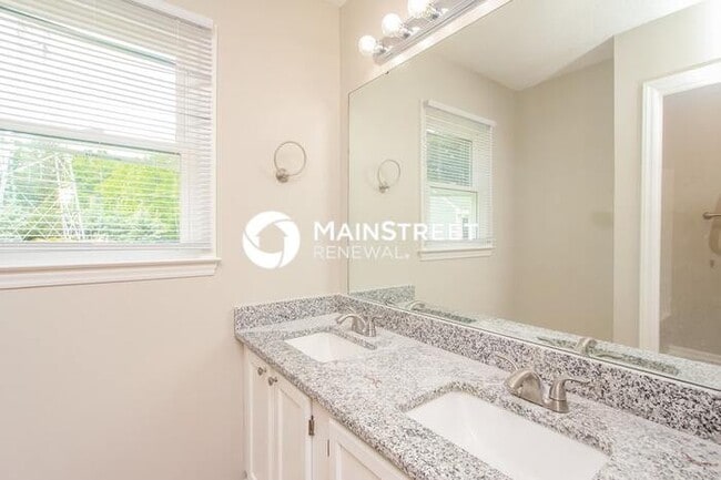 Building Photo - 3 Bedroom Pet-Friendly Home in CHARLOTTE, NC with Main Street Renewal