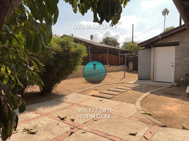 Building Photo - Riverside Duplex Retreat – Water Included!