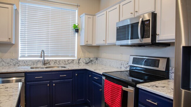 Building Photo - Updated Craftsman on Corner Lot in Aloha~ ...