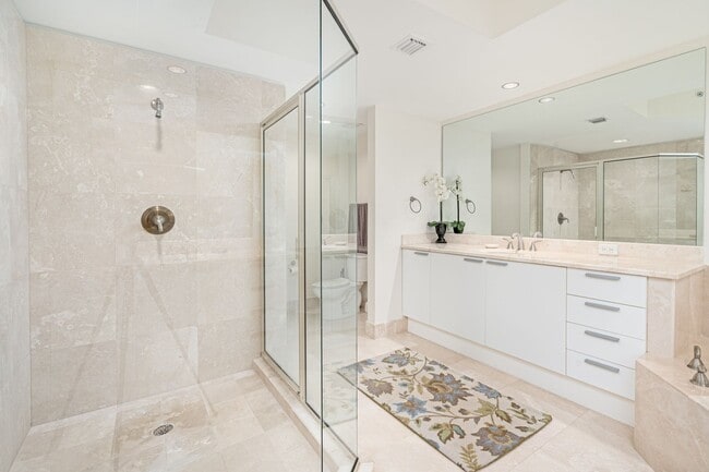 Building Photo - Furnished Marina Grande Condo