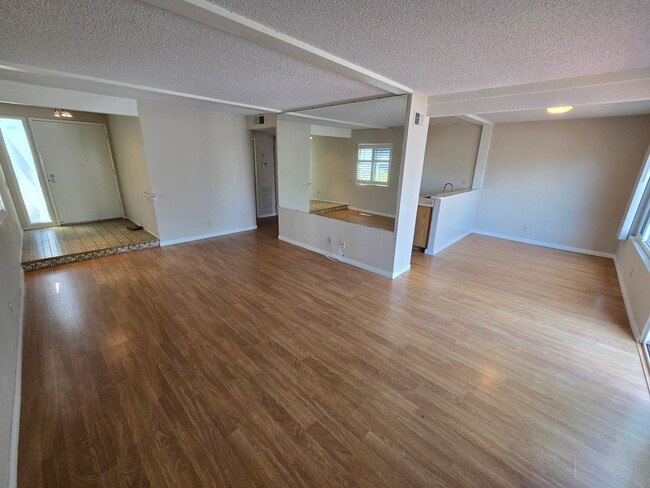 Building Photo - 3286 Caminito Ameca