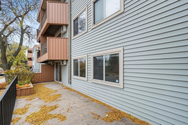 Building Photo - 3540 Hennepin Ave