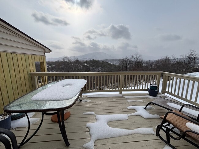 Building Photo - 3776 Kenwick Trail