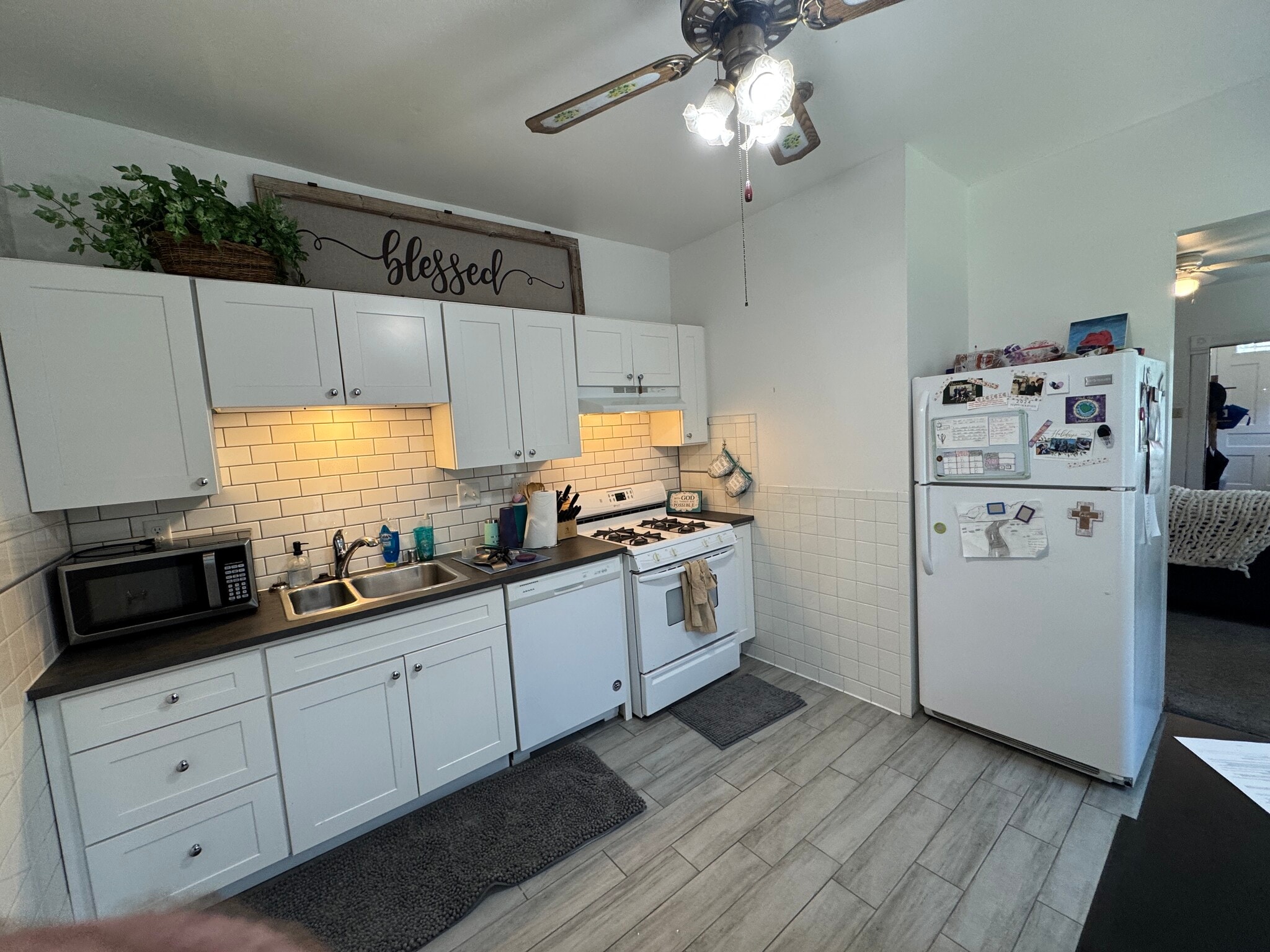 Kitchen - 2429 N Oakland Ave
