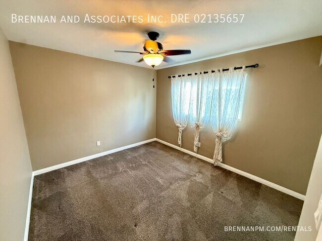 Building Photo - 1569 Parrot St