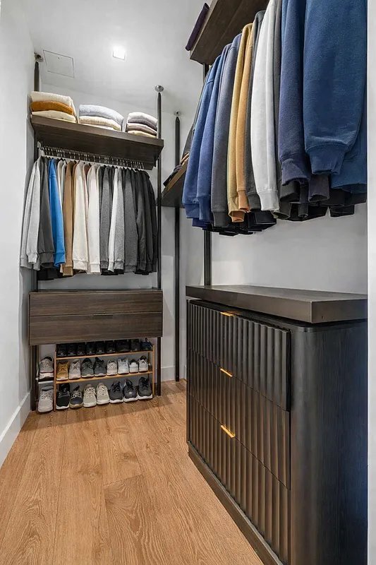 Building Photo - 640 Broadway