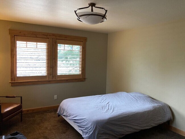 Building Photo - Available 11/1/25- 4 BR Teton Springs Home...