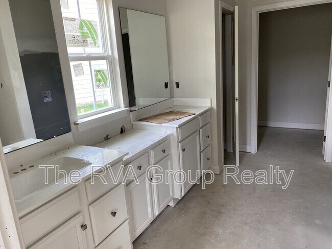 Building Photo - 9065 Spring Green Loop