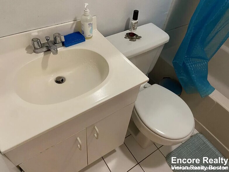 Building Photo - 22 St Cyprians Pl