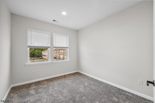 Building Photo - 8 Jessica Ln