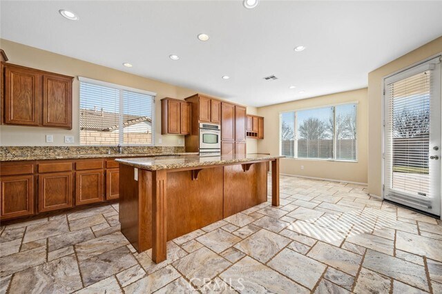 Building Photo - 28365 Little Lake Ct