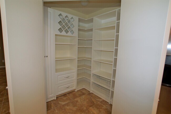 Building Photo - 1802 Whirlaway Ct