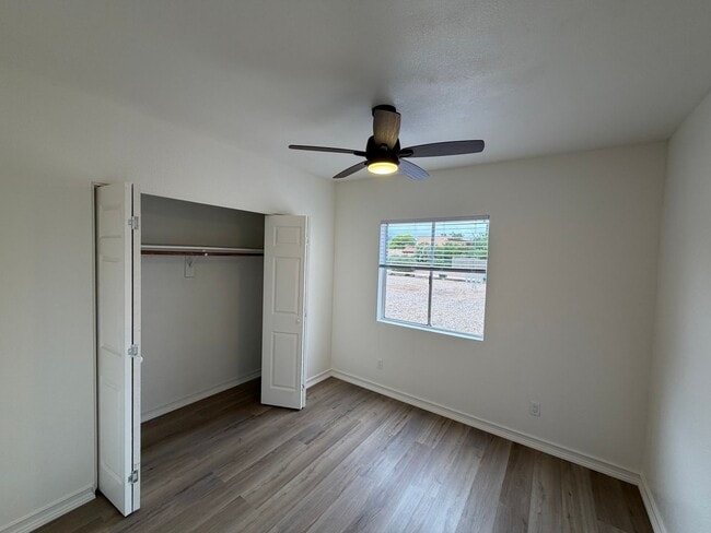 Building Photo - FRESHLY REMODELED!