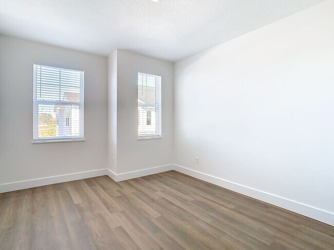 Building Photo - Brand New Constructed Townhouse in South Tampa - Available October 2024