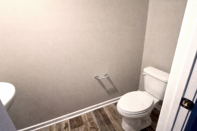 Building Photo - Beautiful 3BR 2.5BA Home in Salisbury • Tour Today