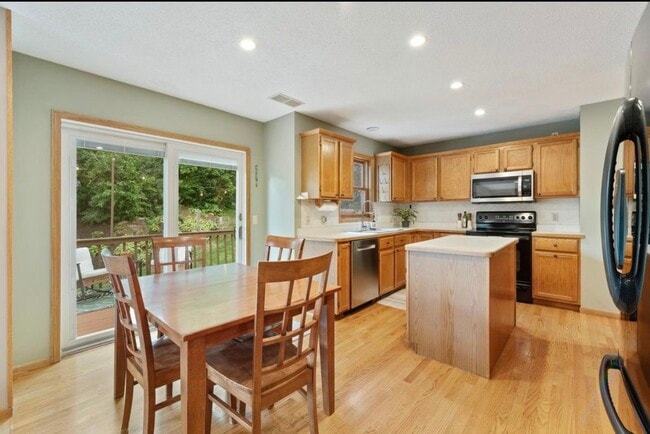 Building Photo - 1389 Camelback Dr