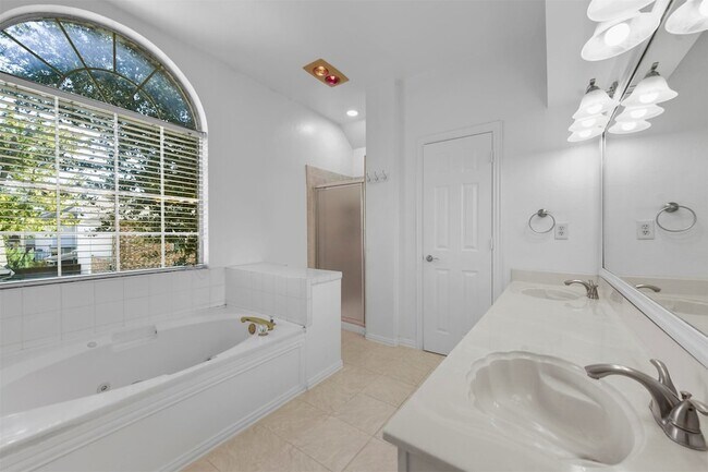 Building Photo - 434 Moonlight Way