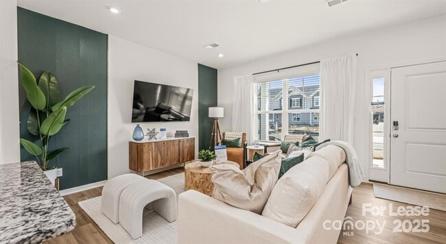 Building Photo - 10207 Guardian Dr