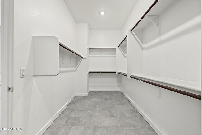Building Photo - 9654 W Mitchell Dr