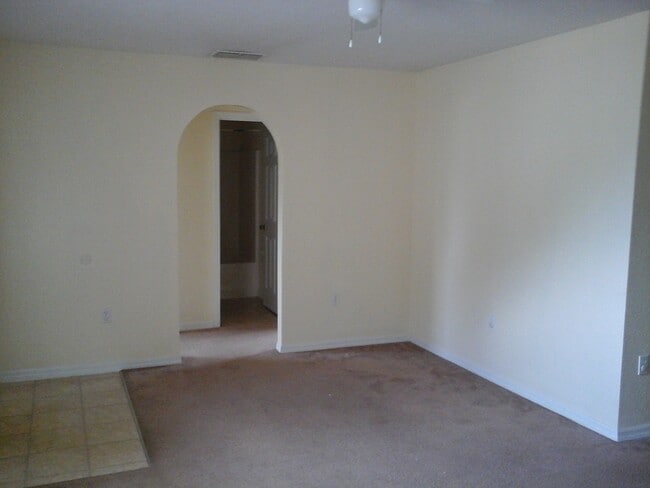 Building Photo - 3 Bedroom Home