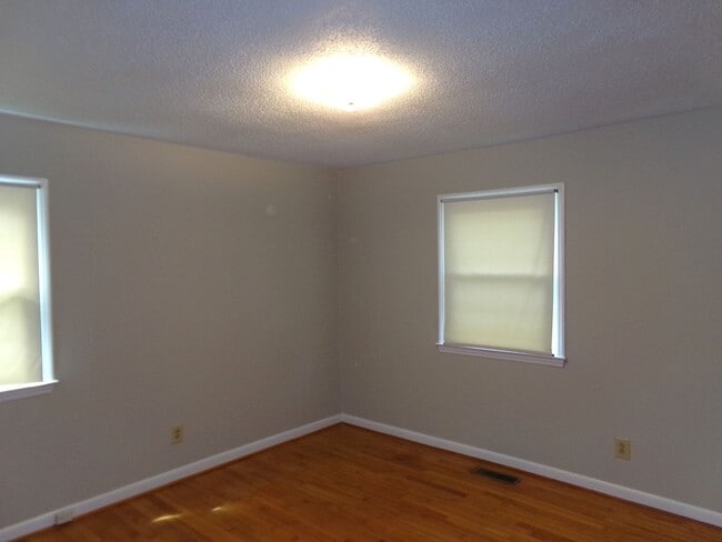 Building Photo - Charming Home in Havelock