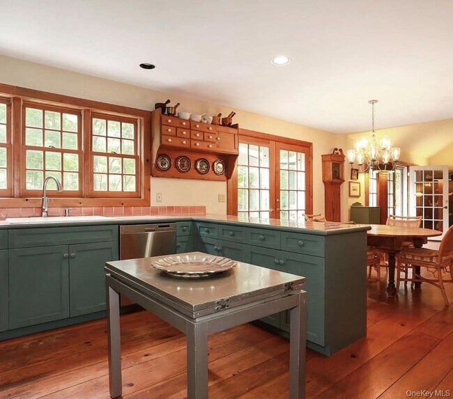 Building Photo - 1008 Middle Line Hwy