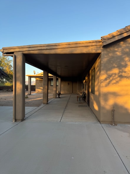 Building Photo - 14032 E Cavedale Dr