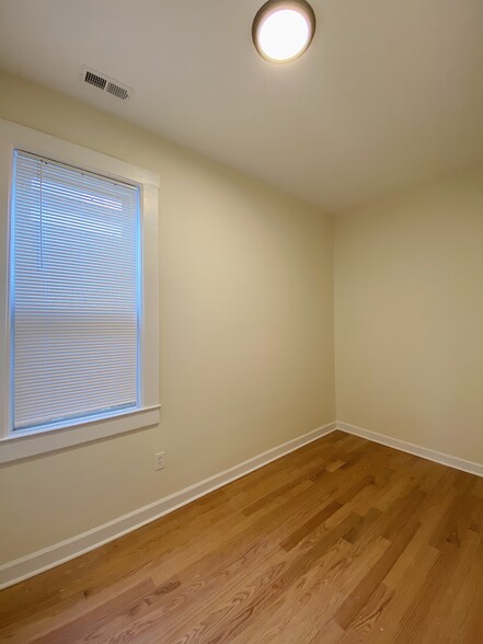 Building Photo - 1452 W Taylor St