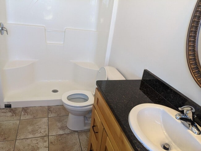 Building Photo - 3 Bedroom Townhouse For Rent in Charming Waynesboro, PA