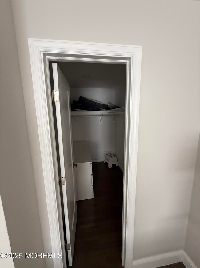 Building Photo - 445 Slocum Pl