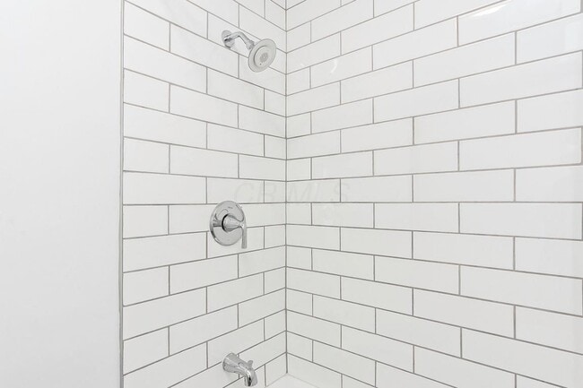 Building Photo - 361 E North St