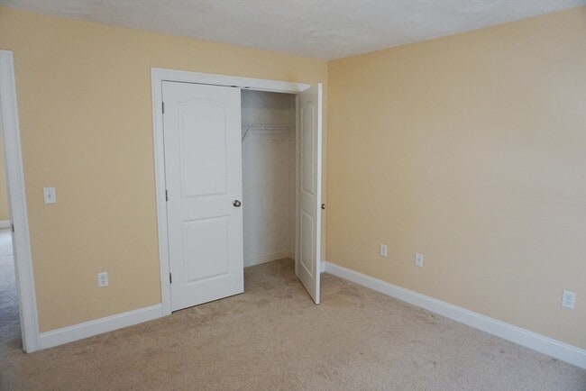 Building Photo - 118 Smith St