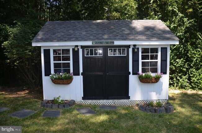 Building Photo - 8705 Yardley Dr