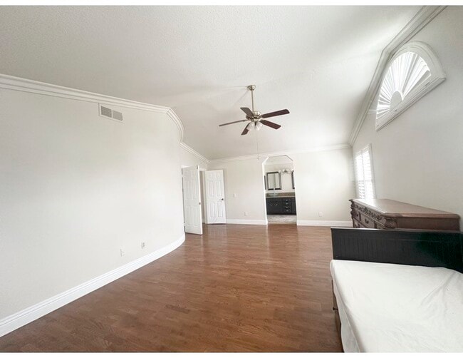 Building Photo - 19852 E Round Hill Ln