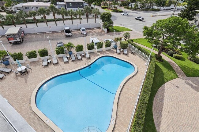 Building Photo - 2701 N Ocean Blvd