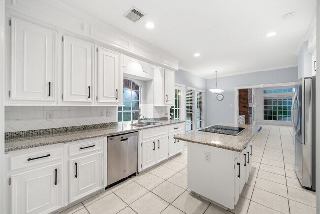 Building Photo - 3622 Springhill Ln