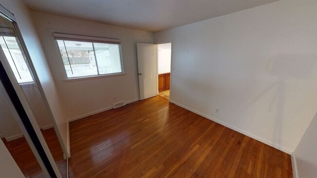 Building Photo - 2902 Armen Ave