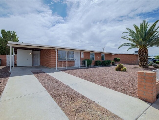 Building Photo - Fully Remodeled 3BR Home + Detached Bonus Room | Private Yard | Central A/C