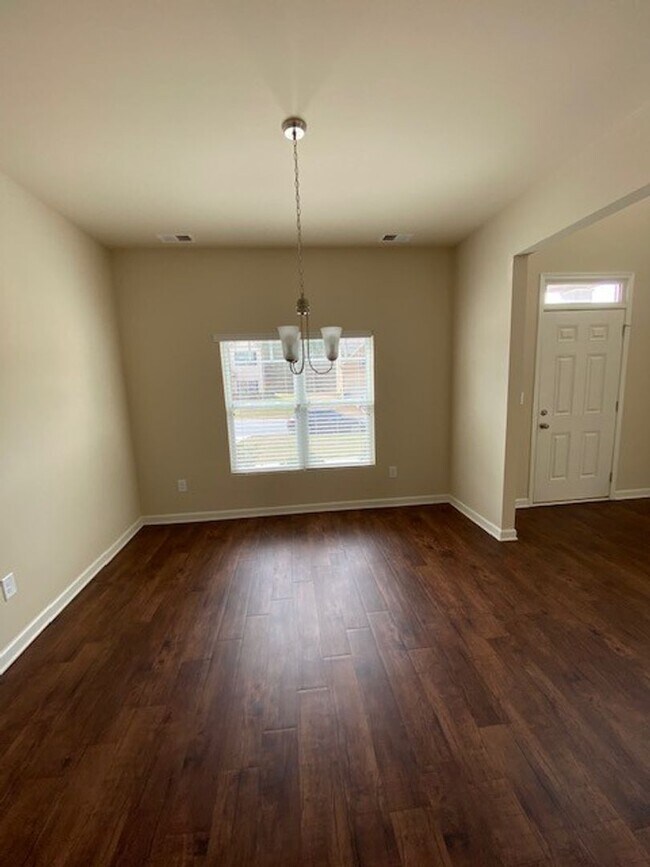 Building Photo - 4702 Southwind Rd
