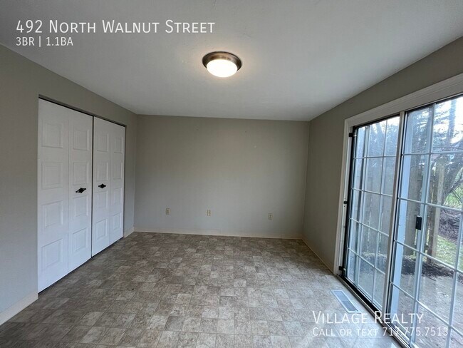 Building Photo - 492 N Walnut St
